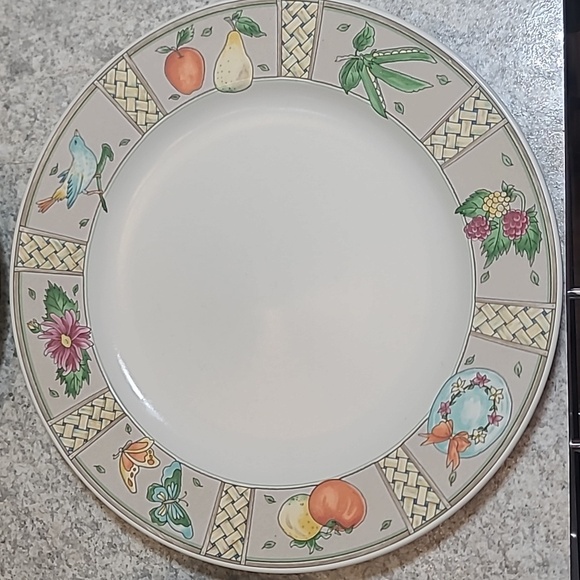 Mikasa Intaglio Set of 4 CAA31 SummerJewels Dinner Plates - Picture 5 of 9